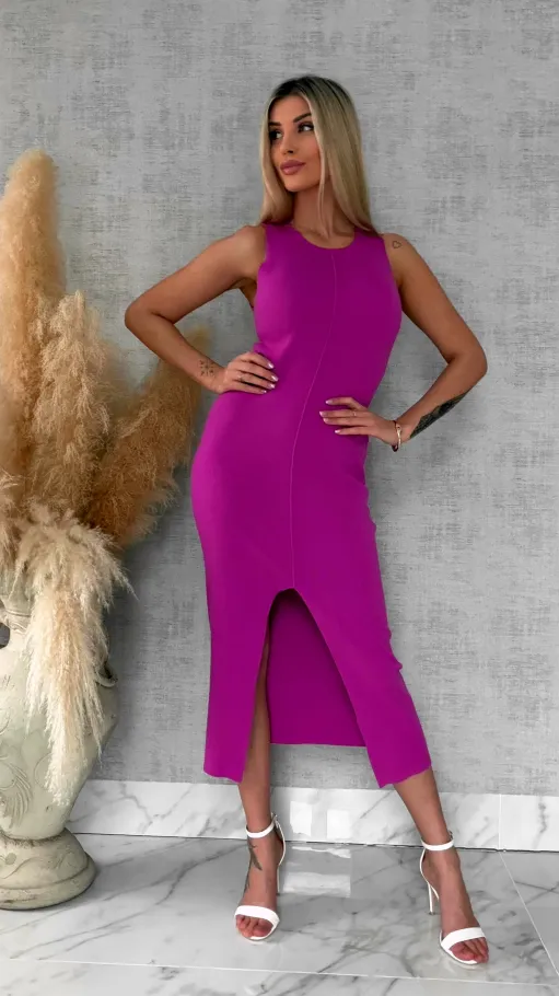 Elastyczna sukienka dzianinowa z rozcięciem z przodu ONE SIZE fuksja - R577