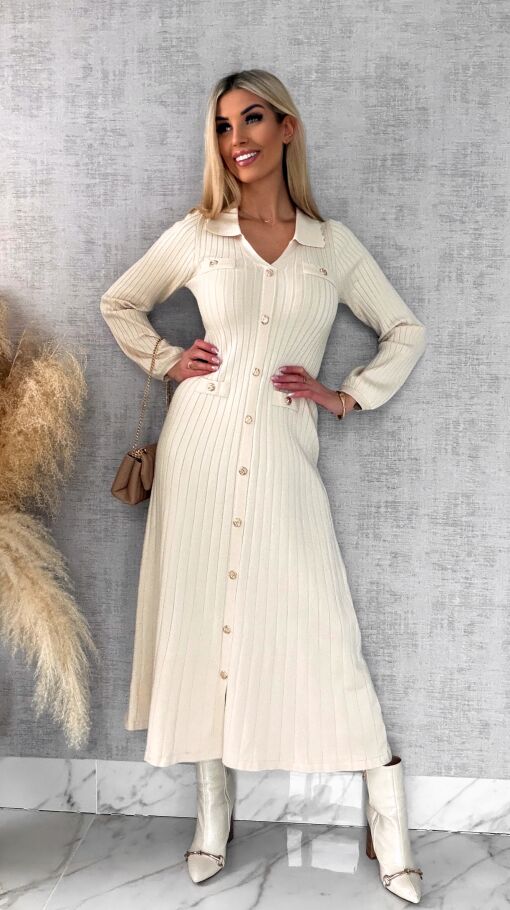 Długa elegancka dzianinowa sukienka zdobiona złotymi guzikami ONE SIZE - R446