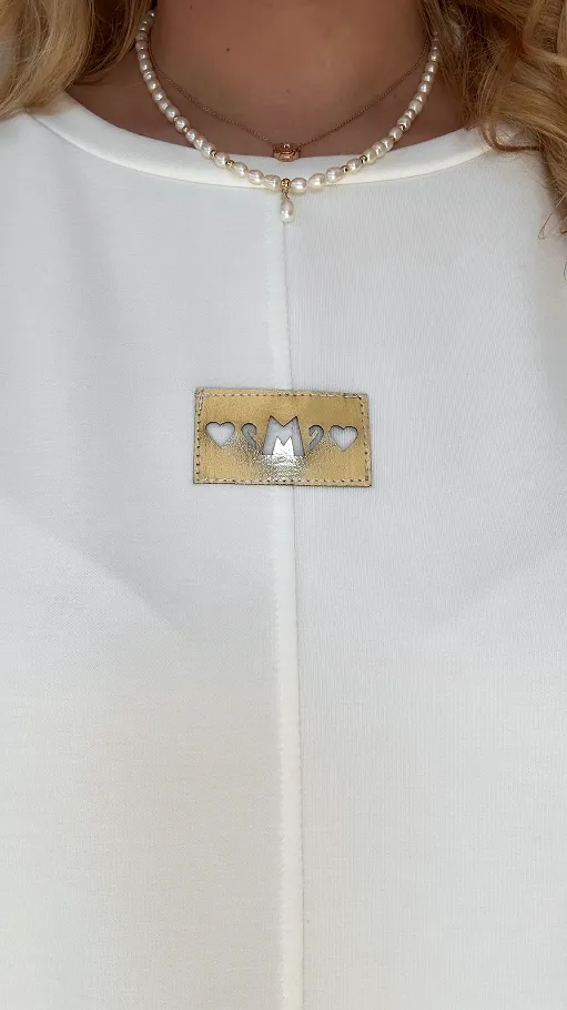 Śmietankowa gładka sukienka z naszywką ONE SIZE - P632