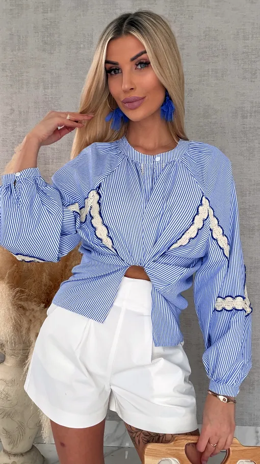 Asymetryczna bluzka koszulowa BOHO w niebieskie paski ONE SIZE - R452