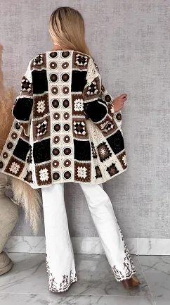 Wiosenna szydełkowa narzutka ONE SIZE brązowa - R645C