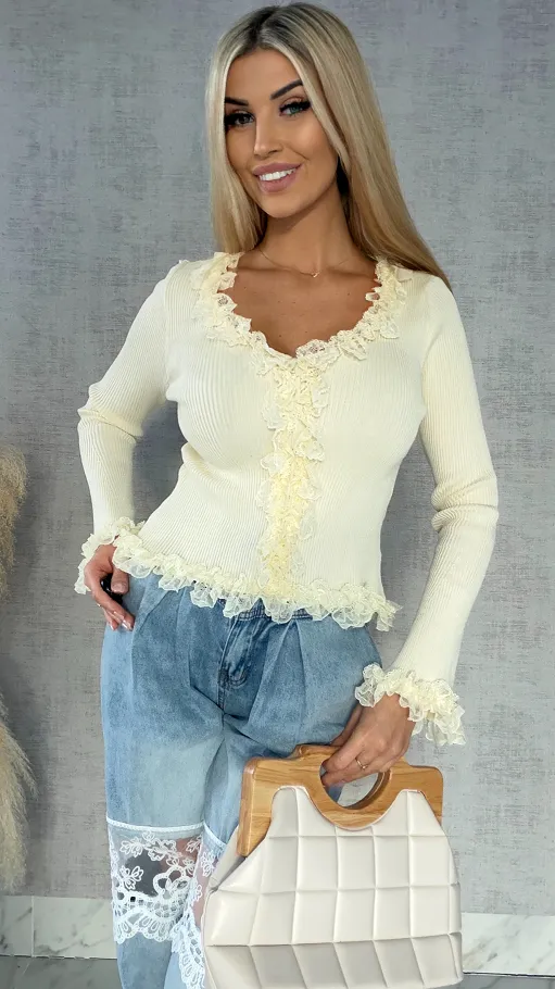 Modna dzianinowy bluzka z koronką i dzwonami ONE SIZE ecru - R442A