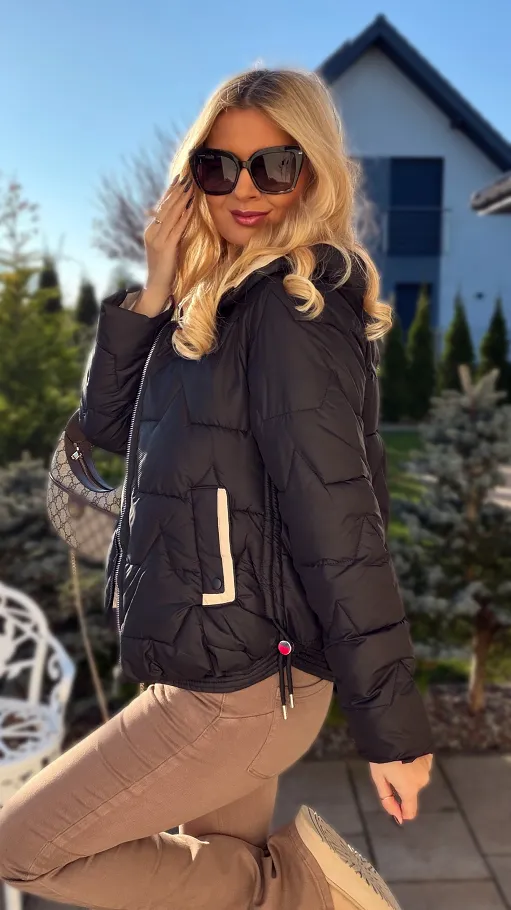 Pikowana kurtka na zimę z kapturem BLACK - R221