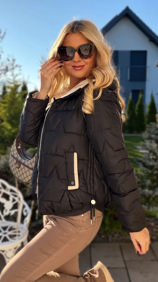 Pikowana kurtka na zimę z kapturem BLACK - R221