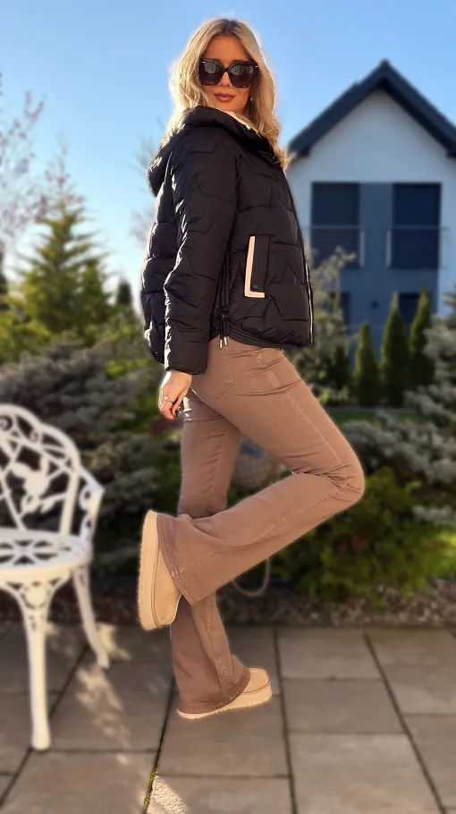 Pikowana kurtka na zimę z kapturem BLACK - R221