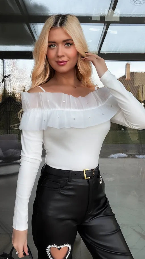 Biała bawełniana bluzka z tiulowym dekoltem ONE SIZE - R348