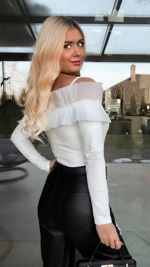 Biała bawełniana bluzka z tiulowym dekoltem ONE SIZE - R348