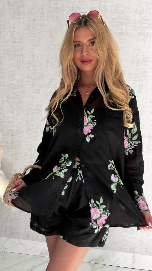 Wyjątkowy haftowany komplet bluzka koszulowa + spodenki BLACK - S041