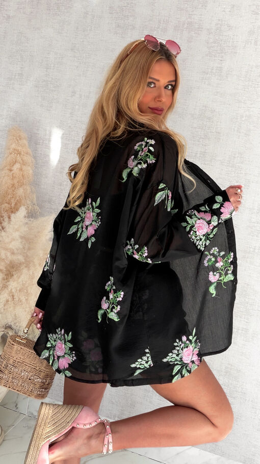 Wyjątkowy haftowany komplet bluzka koszulowa + spodenki BLACK - S041