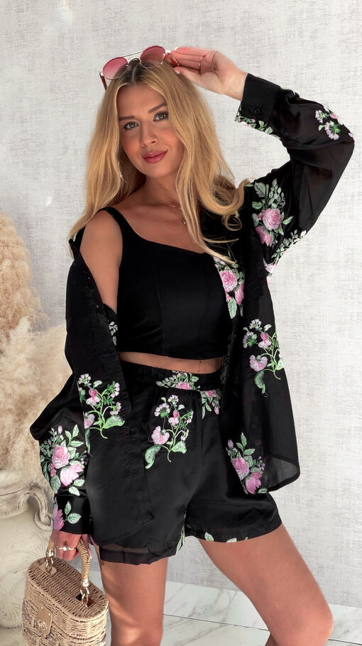 Wyjątkowy haftowany komplet bluzka koszulowa + spodenki BLACK - S041