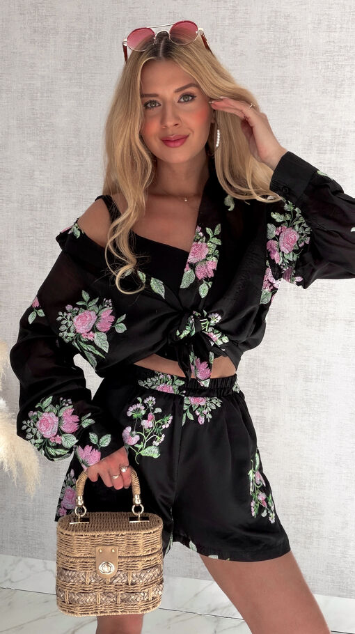 Wyjątkowy haftowany komplet bluzka koszulowa + spodenki BLACK - S041