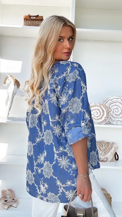 Miękka jeansowa bawełniana bluzka w haftowane kwiaty ONE SIZE - P912