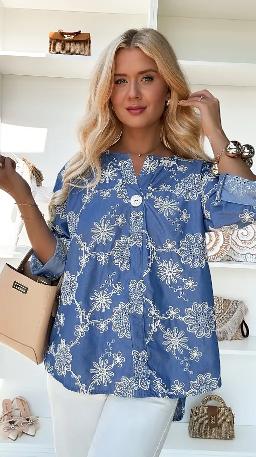 Miękka jeansowa bawełniana bluzka w haftowane kwiaty ONE SIZE - P912