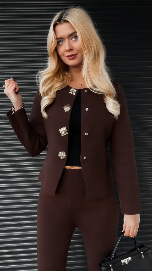 Dzianinowy jesienny komplet elegancki sweter + spodnie ONE SIZE czekolada - R316A