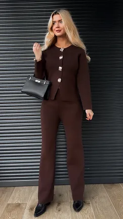 Dzianinowy jesienny komplet elegancki sweter + spodnie ONE SIZE czekolada - R316A