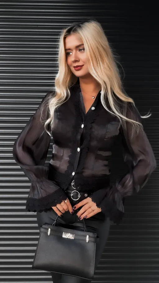 Elegancka czarna bluzka koszulowa z koronką - R343A