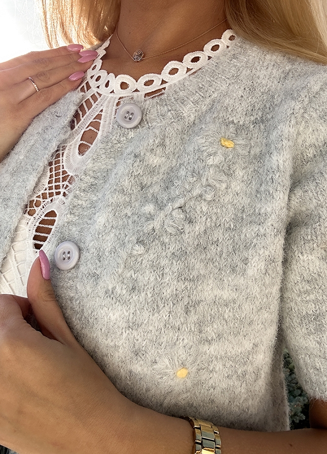 Elegancki sweter z krótkim rękawem zapinany na guziki JASNO SZARY - M636