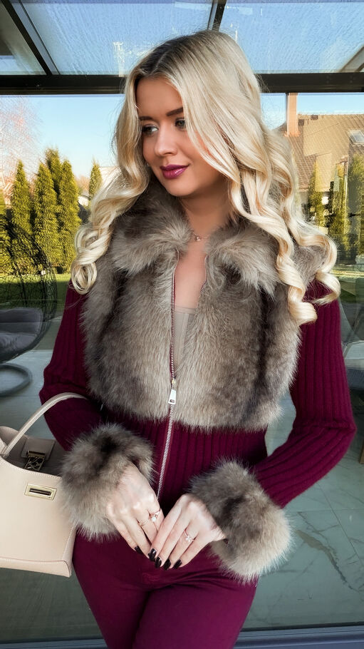 Modny sweter z wiskozy z futerkiem zapinany na zamek BORDO - R298