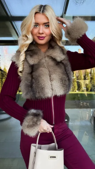 Modny sweter z wiskozy z futerkiem zapinany na zamek BORDO - R298