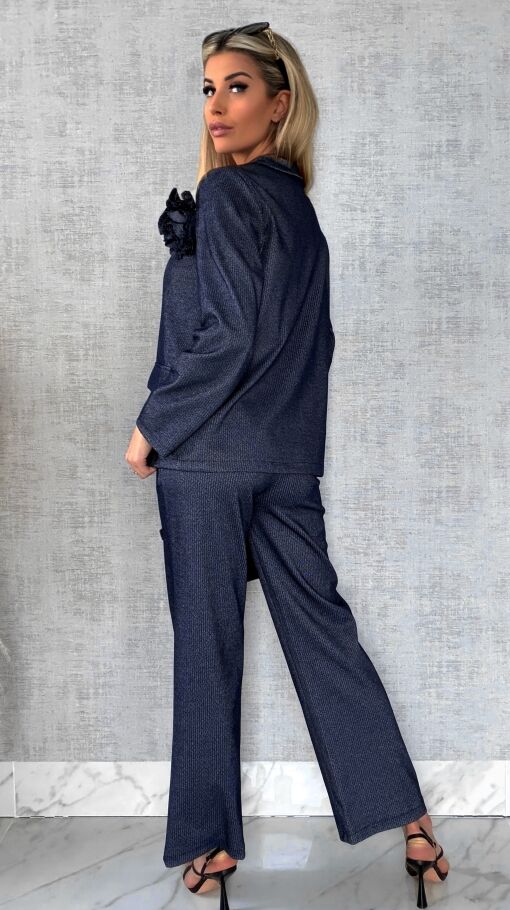 Elegancki granatowy komplet z broszką żakiet + spodnie - R545