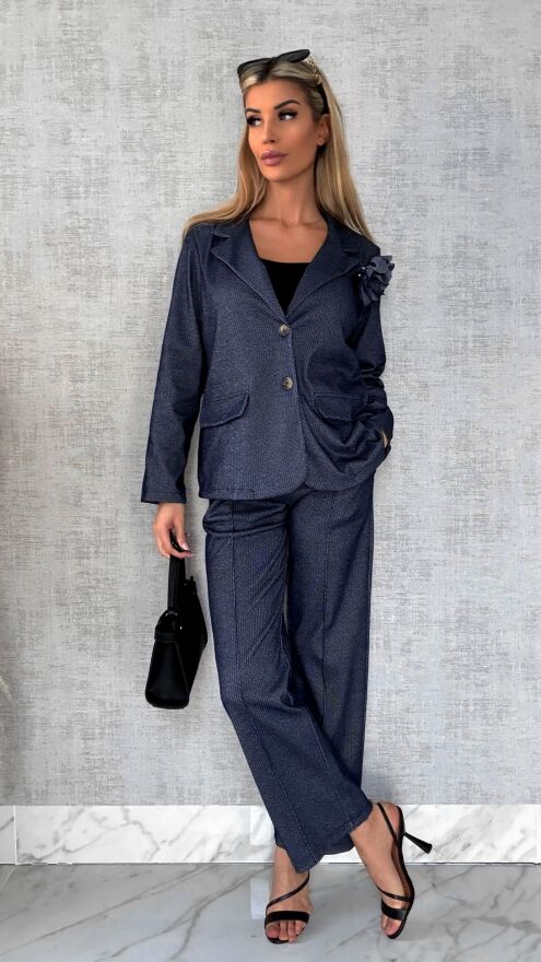 Elegancki granatowy komplet z broszką żakiet + spodnie - R545