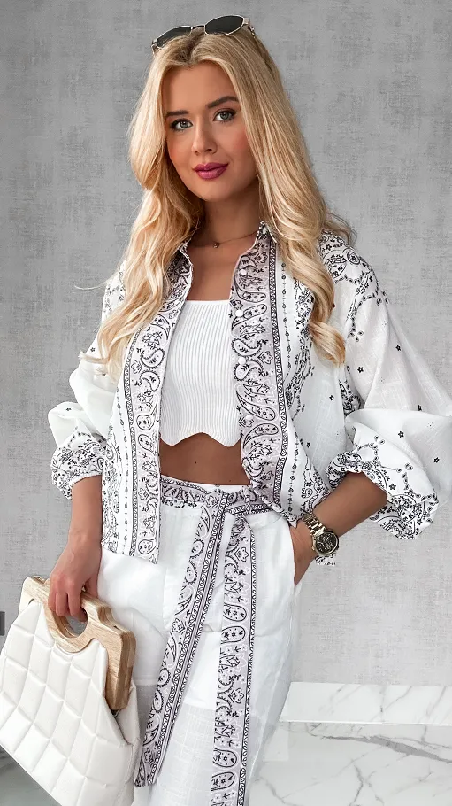 Biały bawełniany komplet w kwiaty bluzka koszulowa + spodnie - P375