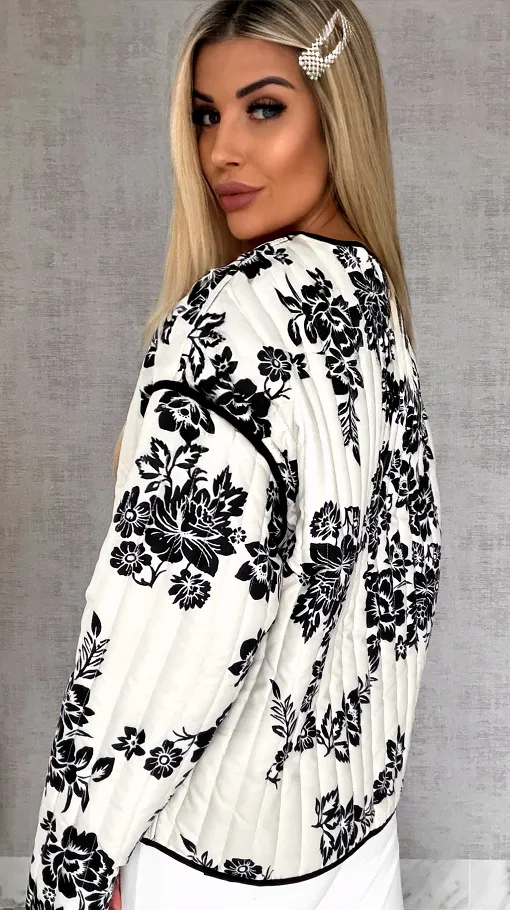 Wiosenny lekka kurtka wiązana ECRU z czarnymi kwiatami ONE SIZE - R438