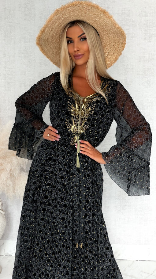 Czarna MAXI sukienka w stylu boho ze złotymi dodatkami - S134