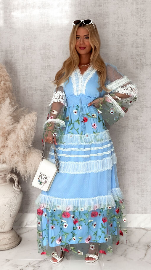 Piękna MAXI sukienka BLUE z haftowanym tiulem - S100