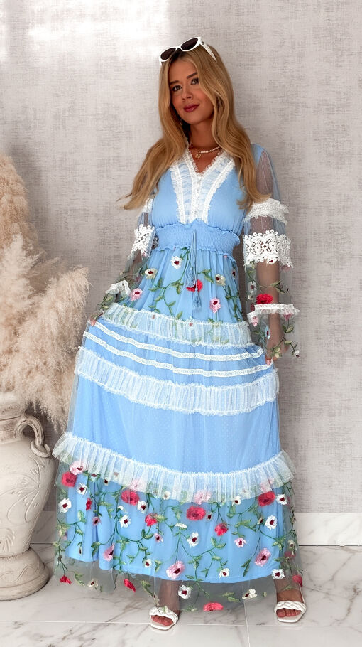 Piękna MAXI sukienka BLUE z haftowanym tiulem - S100