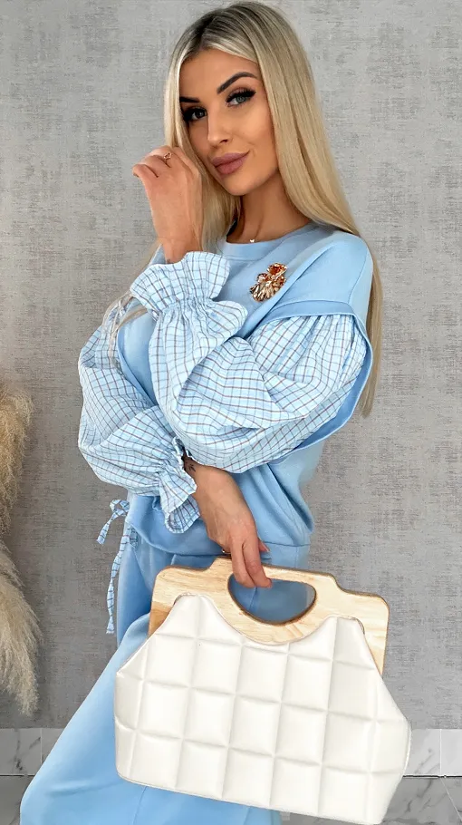 Luźna bluza z rękawami w kratkę i broszką ONE SIZE blue - R426A