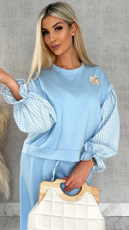 Luźna bluza z rękawami w kratkę i broszką ONE SIZE blue - R426A