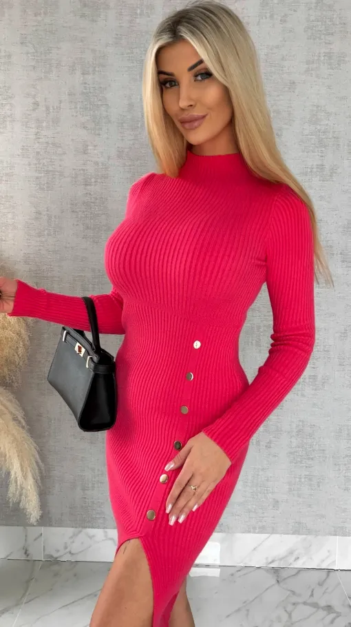 Malinowa sukienka z dzianiny z rozcięciem i butonami ONE SIZE - R538
