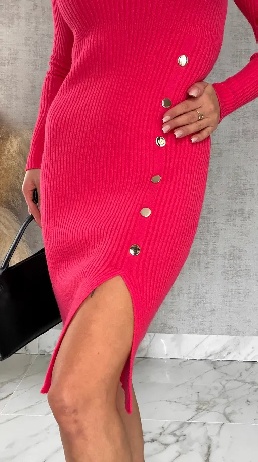 Malinowa sukienka z dzianiny z rozcięciem i butonami ONE SIZE - R538