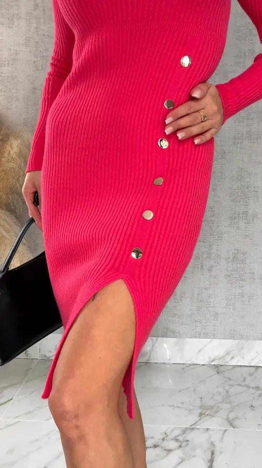 Malinowa sukienka z dzianiny z rozcięciem i butonami ONE SIZE - R538