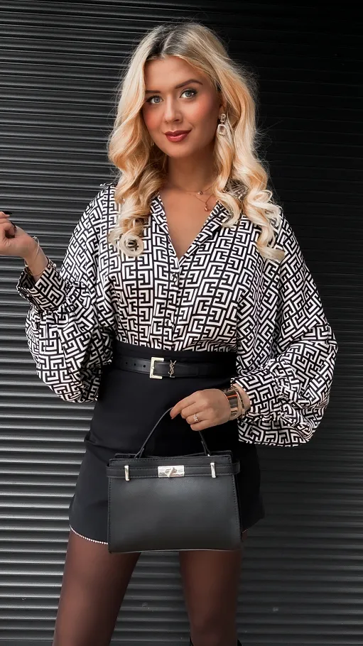 Luźna biało-czarna koszula w stylu nietoperz ONE SIZE - R370