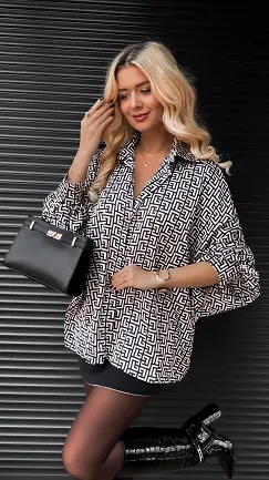 Luźna biało-czarna koszula w stylu nietoperz ONE SIZE - R370