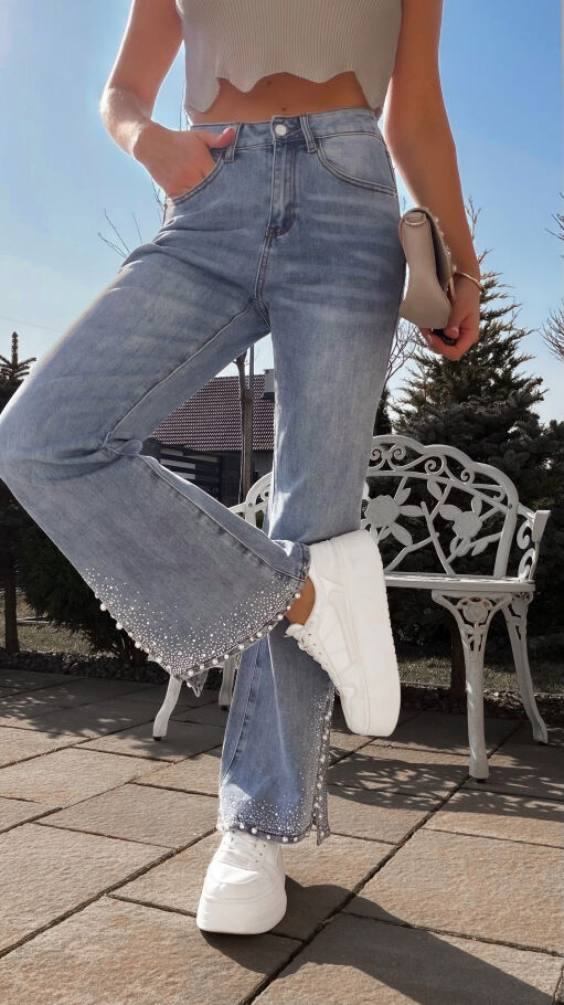 Elastyczne jeansy z rozciętymi nogawkami i perełkami BLUE JEANS - R773