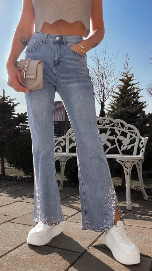 Elastyczne jeansy z rozciętymi nogawkami i perełkami BLUE JEANS - R773