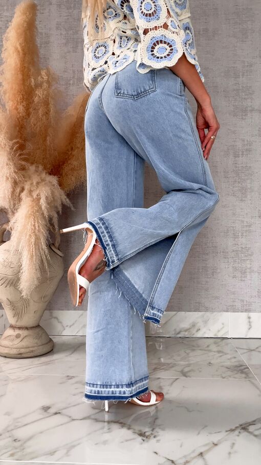 Super spodnie jeansowe z rozcięciami na nogawkach BLUE JEANS - R500A