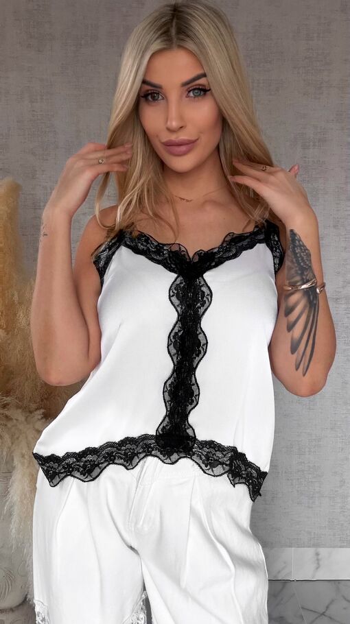 Elegancka biała bluzka na ramiączkach z czarną koronką - R757