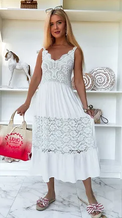 Lekka letnia sukienka z wiskozy w białym kolorze ONE SIZE - P836B