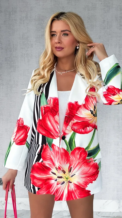 Cudowna biała marynarka w czerwone tulipany OVERSIZE - P516