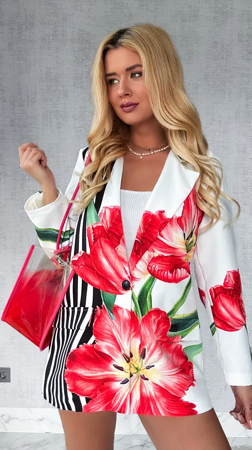 Cudowna biała marynarka w czerwone tulipany OVERSIZE - P516