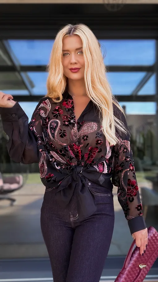 Czarna koszula w bordowe satynowe kwiaty ONE SIZE - R098A