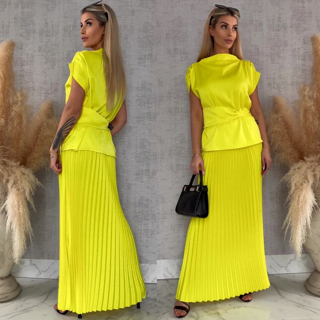 Elegancki satynowy komplet bluzka + maxi spódnica plisowana ONE SIZE kanarkowy - R667