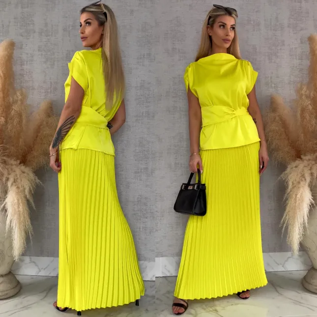 Elegancki satynowy komplet bluzka + maxi spódnica plisowana ONE SIZE kanarkowy - R667