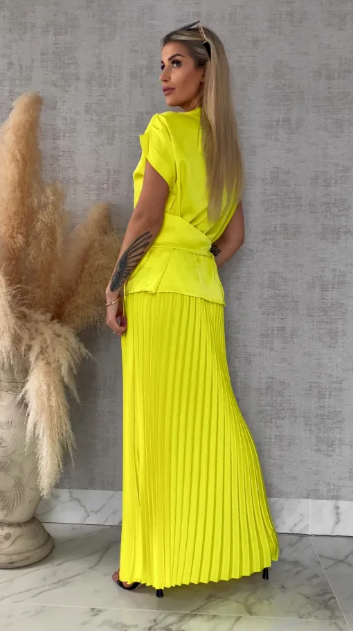 Elegancki satynowy komplet bluzka + maxi spódnica plisowana ONE SIZE kanarkowy - R667