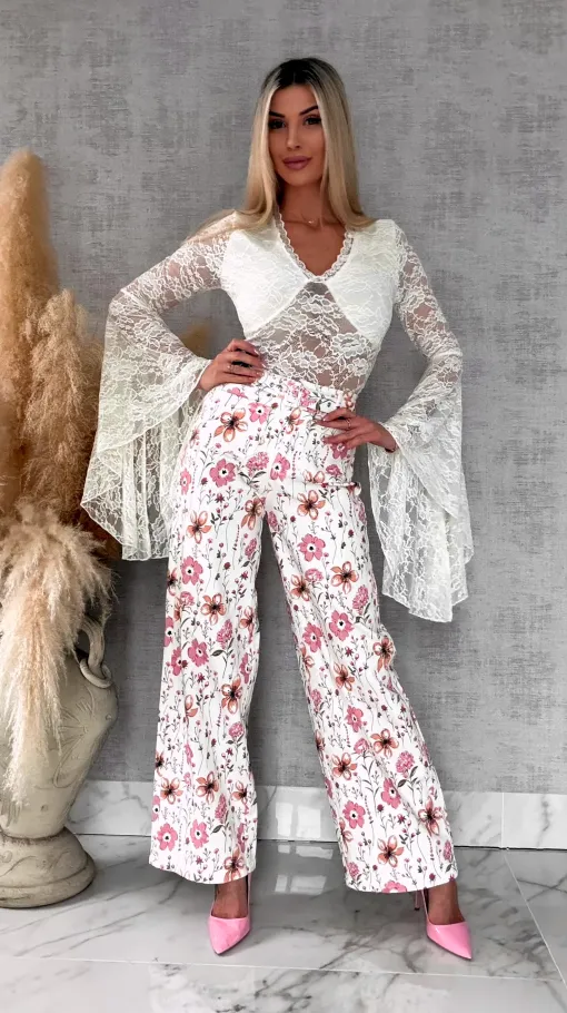 Koronkowa bluzka w szpic z dzwonkami ONE SIZE ecru - R683