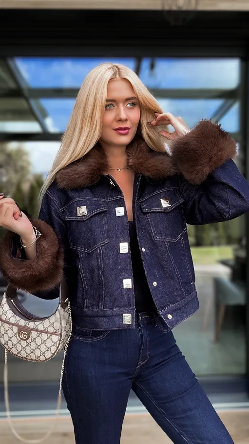 Mięciutka kurtka jeansowa ocieplana futerkiem DARK BLUE - R227A